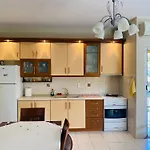 Seaside Efi 尼亚普拉加
