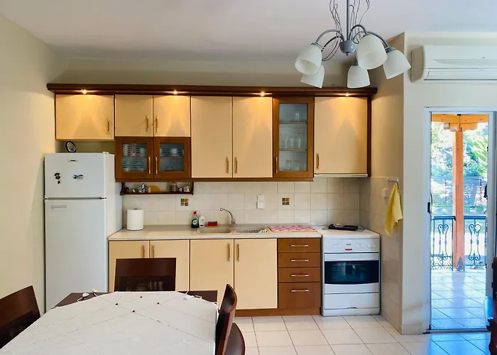 Seaside Efi Nea Plagia