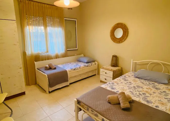 Seaside Efi Nea Plagia